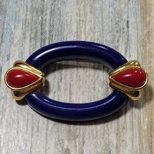 Acrylic Oval Brooch.